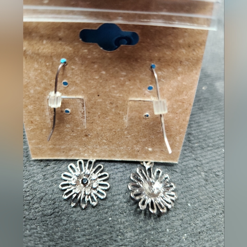 Elegant Silver and Pearl Drop Earrings - Picture 3 of 4